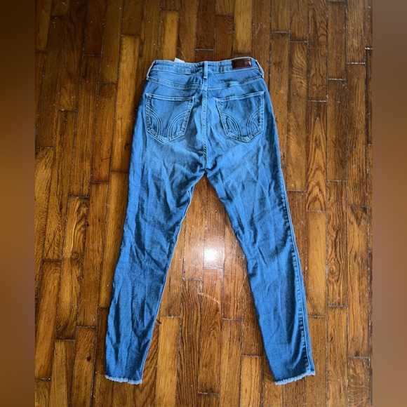 Hollister jeans! Size 5! - Picture 2 of 3